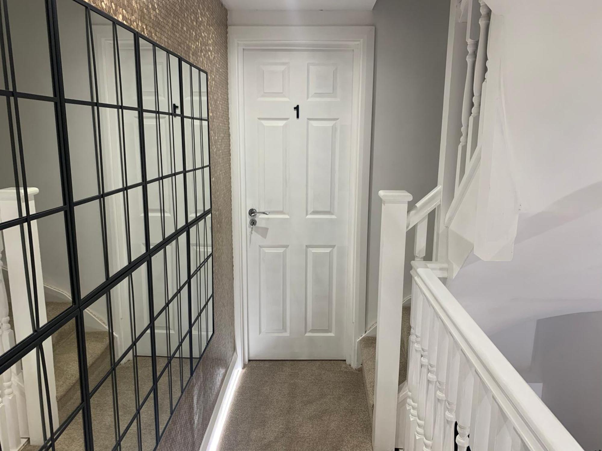 Air Conditioned Modern Double Bed Room With Private Attached Bathroom - Free Parking - Near London Heathrow Airport & Southall Broadway Esterno foto