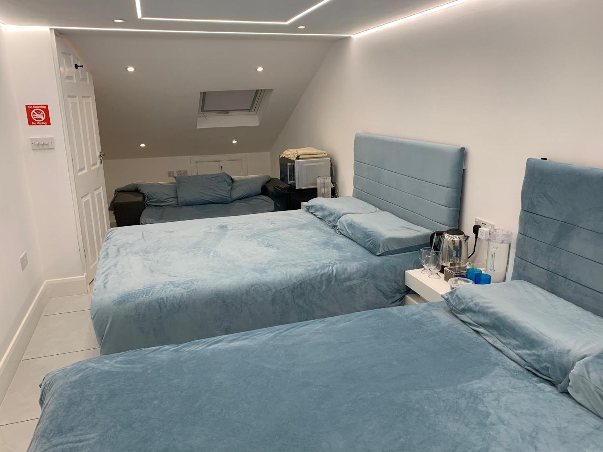 Air Conditioned Modern Double Bed Room With Private Attached Bathroom - Free Parking - Near London Heathrow Airport & Southall Broadway Esterno foto